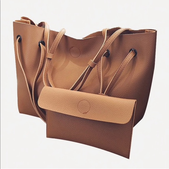 New !!! 🖤 Vegan Leather Camel tote w/clutch - Picture 2 of 5